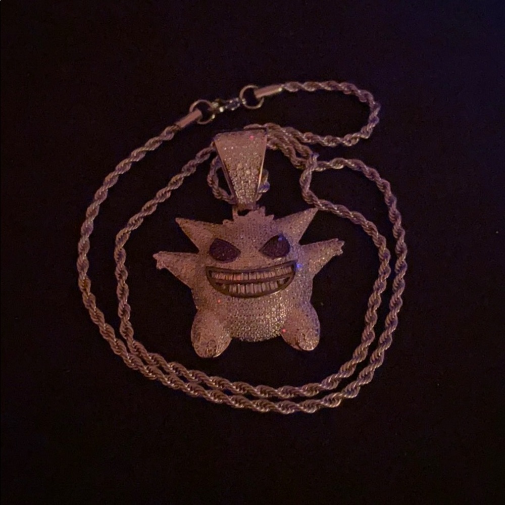 Chain w/ diamond pendant